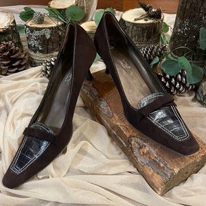 Mila Paoli Brown Suede & Leather Pumps - Size 10.